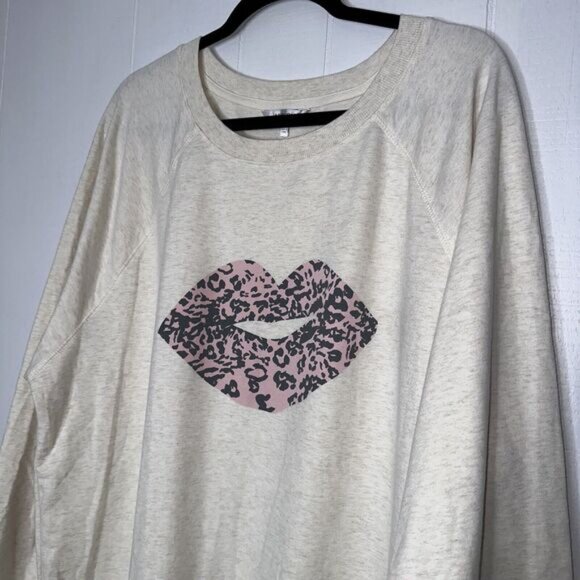 Wildfox Women’s Leopard Lips Tunic Crewneck Sweater Beige Size XL - Picture 3 of 5